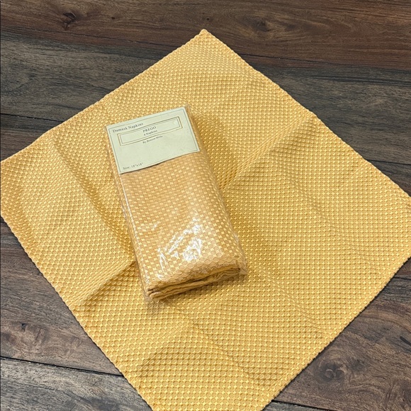Benson Mills Other - Damask Napkins~Prego 18x18 Yellow Gold~Set of 4